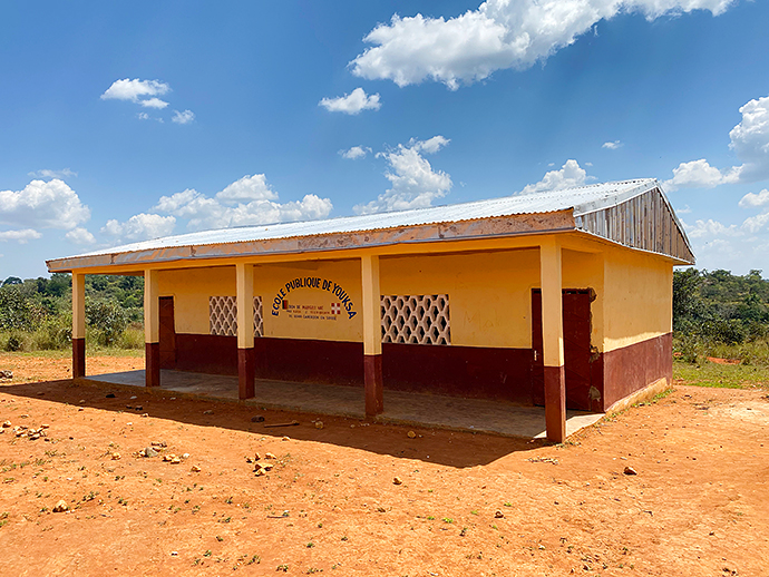 Primarschulhaus Grundschule Kamerun Youksa Kinderhilfswerk Ashia