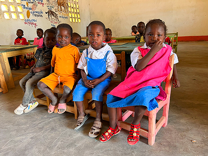 Kamerun Kinderhilfswerk Kindern helfen Afrika Unterstütung
