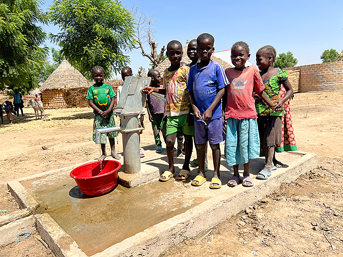 Kamerun Kinderhilfswerk Kindern helfen Afrika Unterstütung