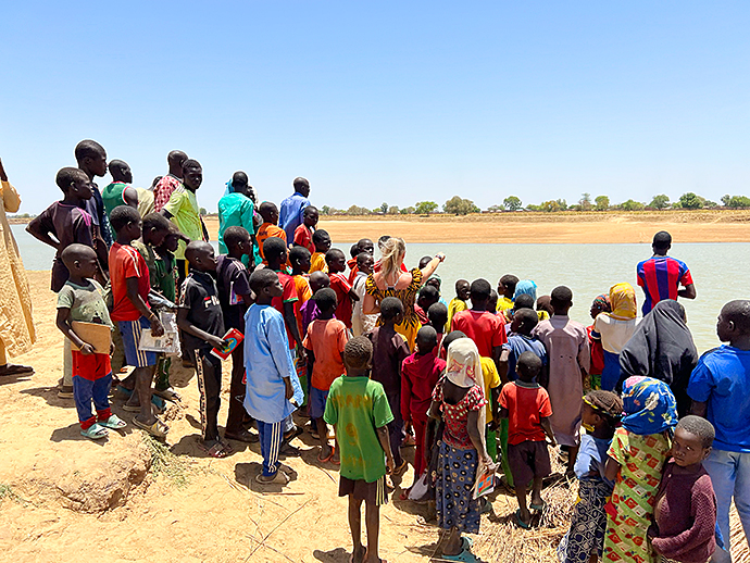 Kamerun Kinderhilfswerk Kindern helfen Afrika Unterstütung