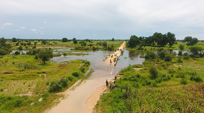 Regenzeit Kamerun überflutete Pisten