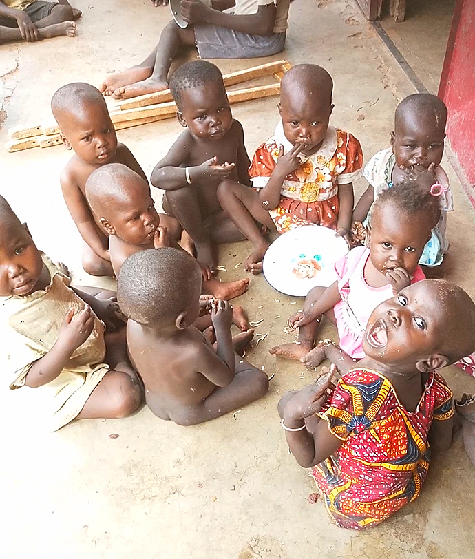 Mutter-Kind-Programm unerernährte Kinder Gobo Kamerun