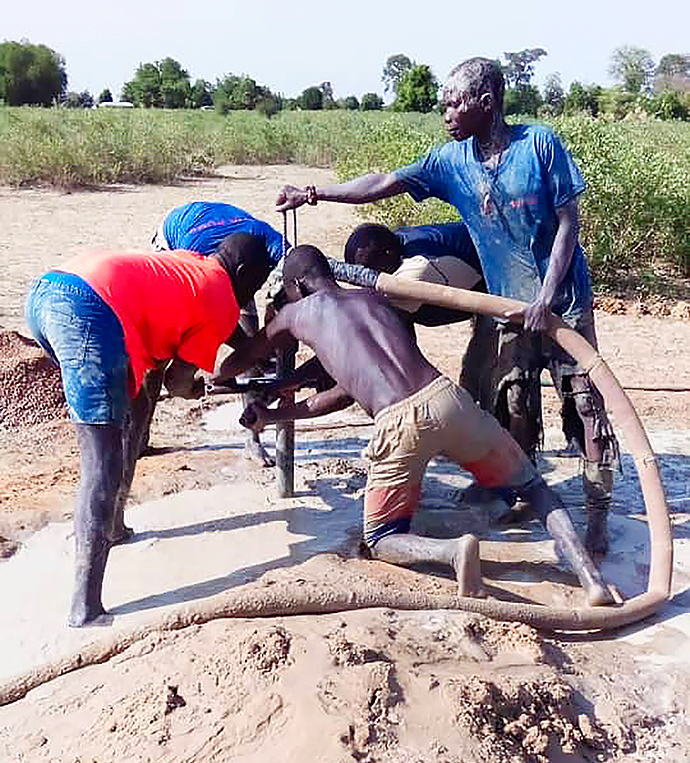 Brunnenbohrung Afrika Wasserprojekt Kamerun Extrême-Nord