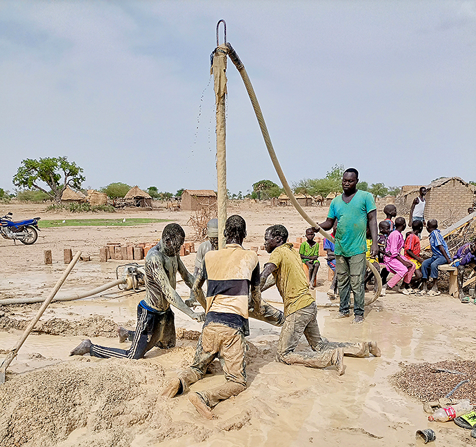 Brunnenbohrung Afrika Wasserprojekt Kamerun Extrême-Nord