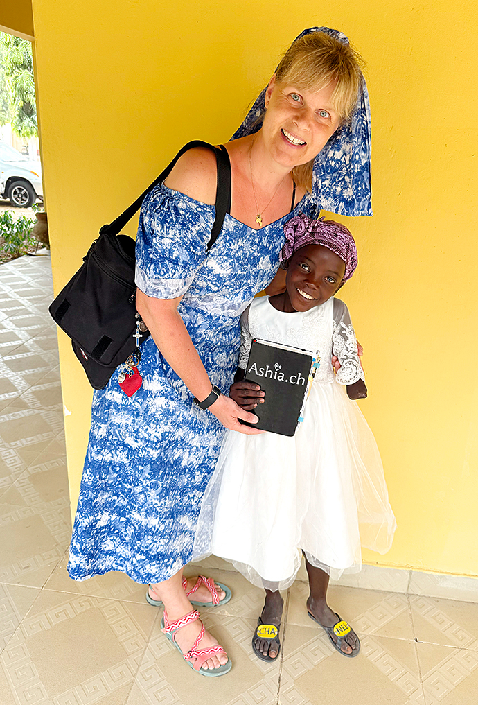 Handtumor Kinderoperation Kamerun Kinderhilfswerk